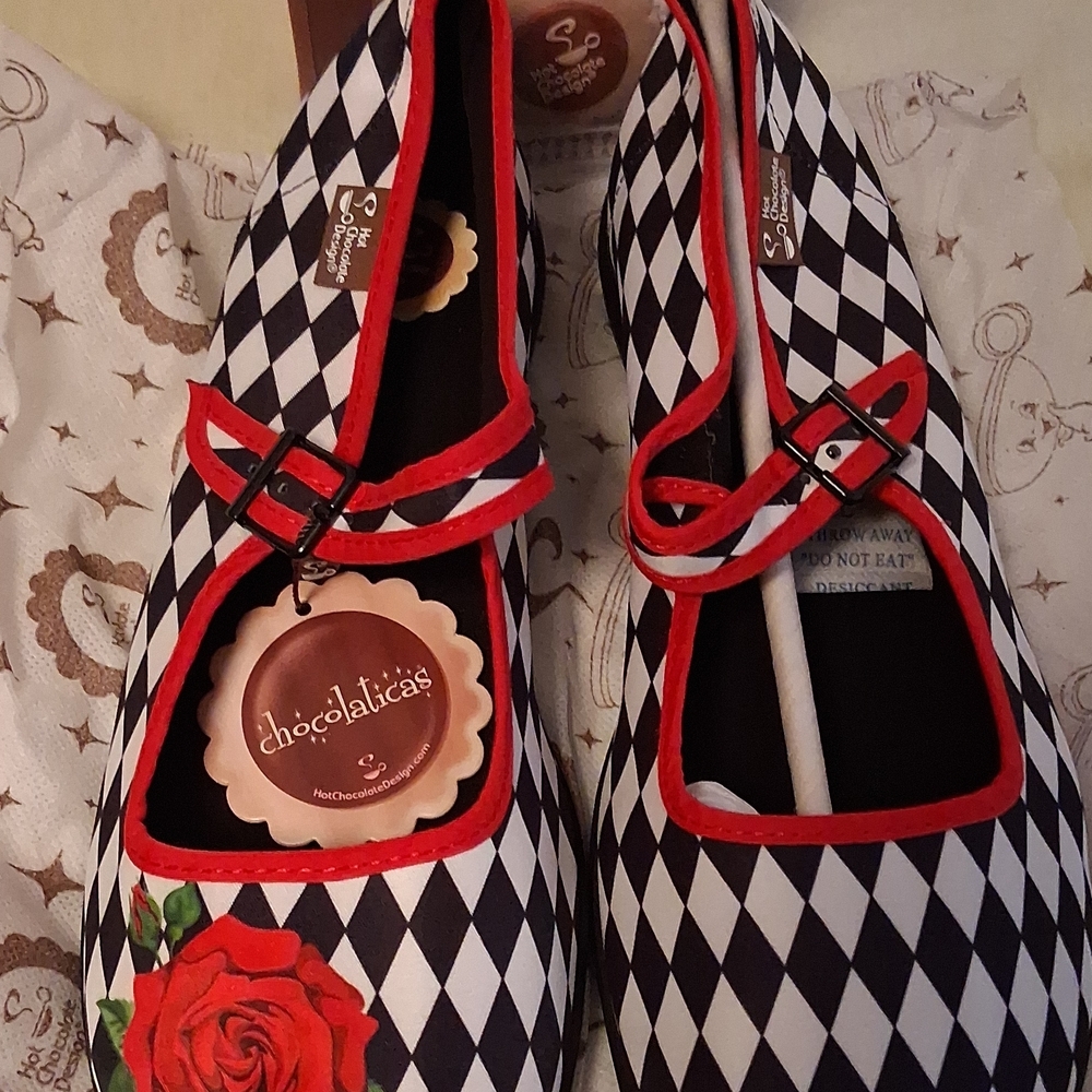 Chocolaticas Women's Harlequin Rose Flats